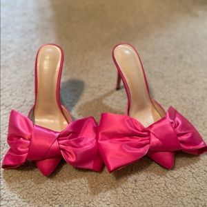 Pink Elephant Bow Heels